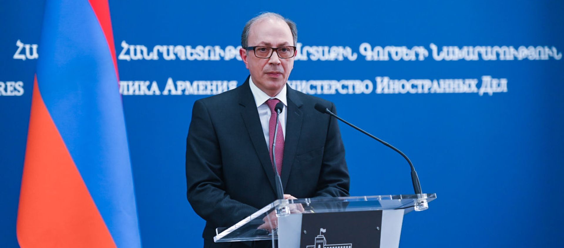 Министр иностранных дел Ара Айвазян во время встречи c действующиv председателем ОБСЕ, министром иностранных дел Швеции Анн Линде в МИД Армении (16 марта 2021). Еревaн - Sputnik Արմենիա, 1920, 21.05.2021