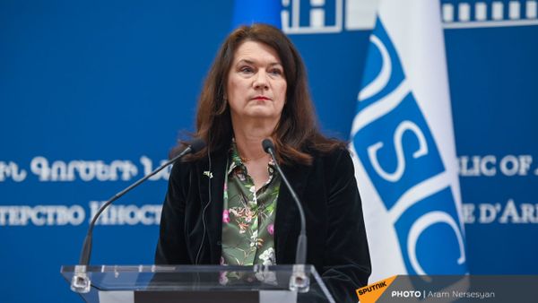 Действующий председатель ОБСЕ, министр иностранных дел Швеции Анн Линде во время встречи в МИД Армении (16 марта 2021). Еревaн - Sputnik Армения