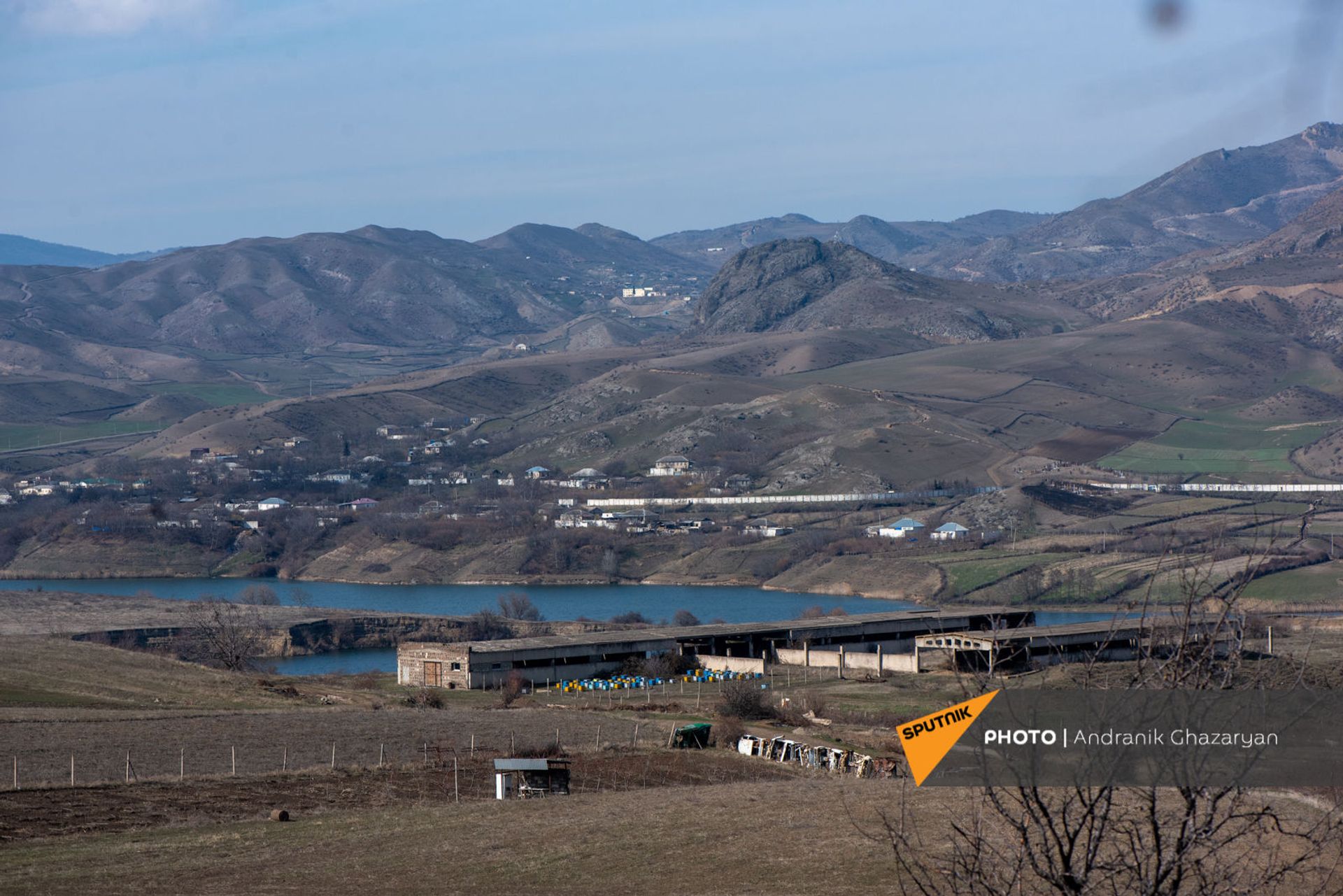 Ինչպե՞ս են ապրում Ադրբեջանին սահմանակից Տավուշի գյուղերում. տեսանյութեր, լուսանկարներ Ինչպե՞ս են ապրում Ադրբեջանին սահմանակից Տավուշի գյուղերում. տեսանյութեր, լուսանկարներ - Sputnik Արմենիա, 1920, 16.03.2021