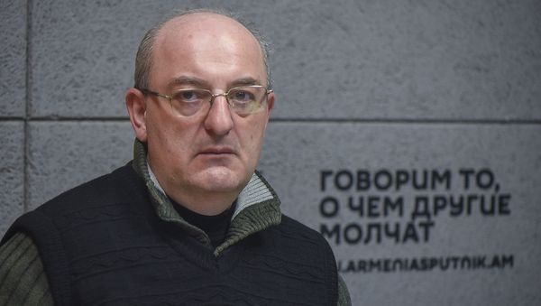 Политтехнолог Армен Бадалян в гостях радио Sputnik - Sputnik Արմենիա