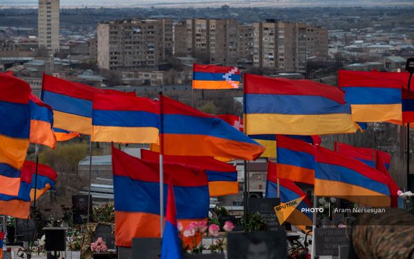 Военный пантеон Ераблур - Sputnik Армения