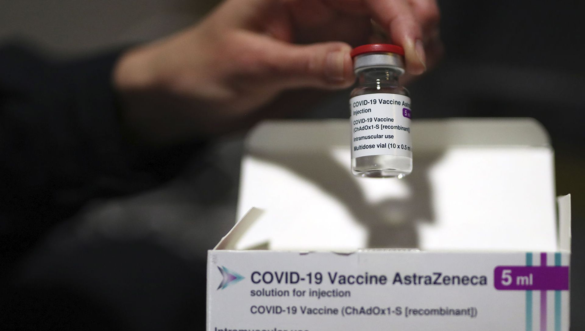 Флакон с вакциной AstraZeneca Флакон с вакциной AstraZeneca - Sputnik Армения, 1920, 17.05.2021