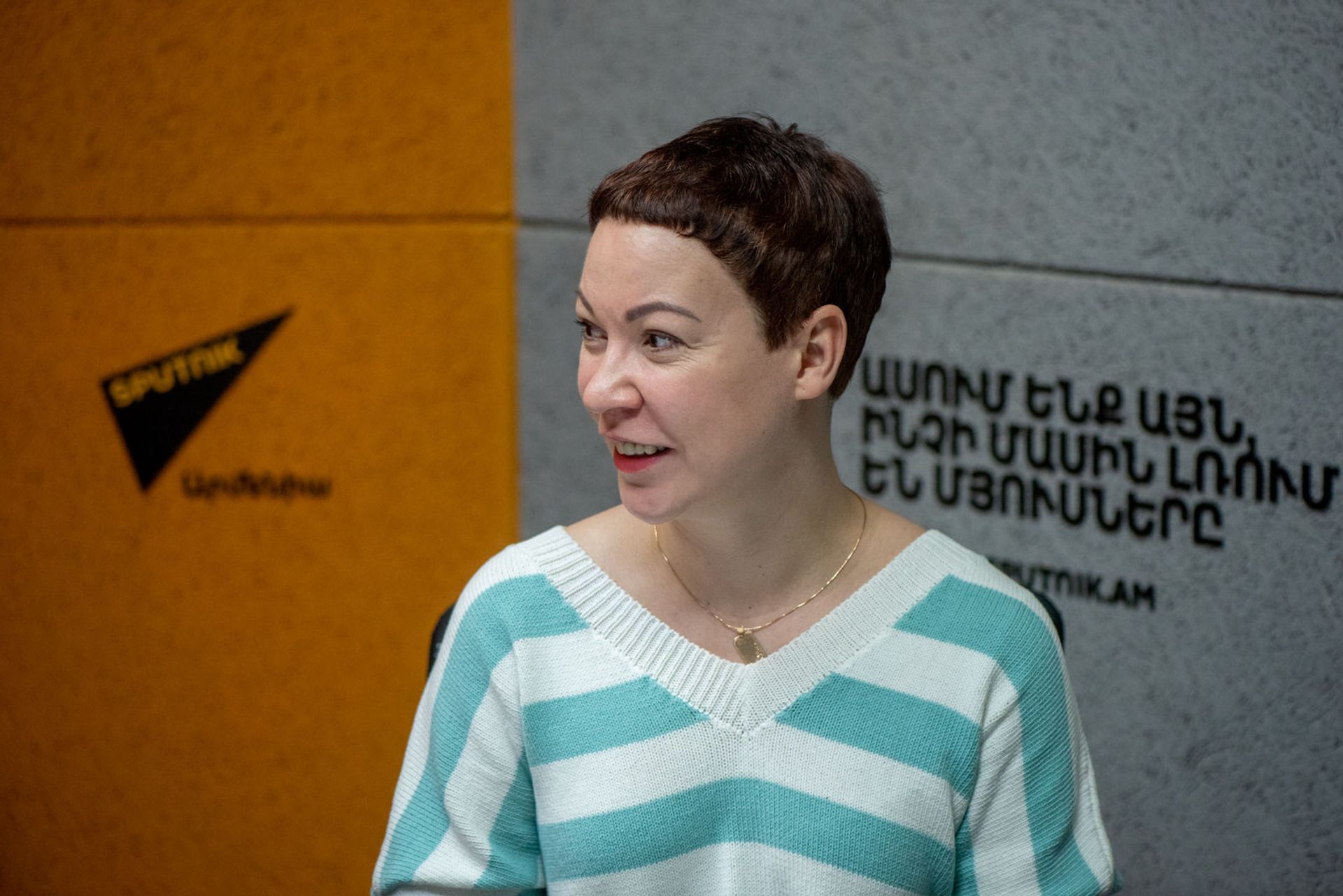«Ասա, որ սգում եմ նրանց հետ միասին». «Դոկտոր Լիզան» և ուրիշները կօգնեն արցախցիներին «Ասա, որ սգում եմ նրանց հետ միասին». «Դոկտոր Լիզան» և ուրիշները կօգնեն արցախցիներին - Sputnik Արմենիա, 1920, 20.03.2021