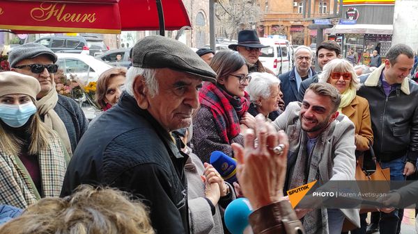 В Ереване установили звезду Артавазда Пелешяна (20 марта 2021). Еревaн - Sputnik Армения