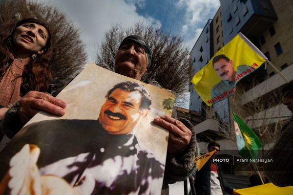 Курдская община Армении организует митинг и шествие к офису ООН в связи с информацией о смерти курдского лидера Оджалана (19 марта 2021). Еревaн - Sputnik Армения