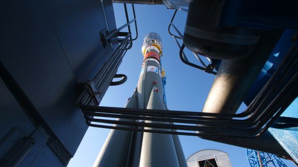 Вывоз РН Союз-2.1б с разгонным блоком Фрегат на стартовый комплекс космодрома Восточный - Sputnik Армения