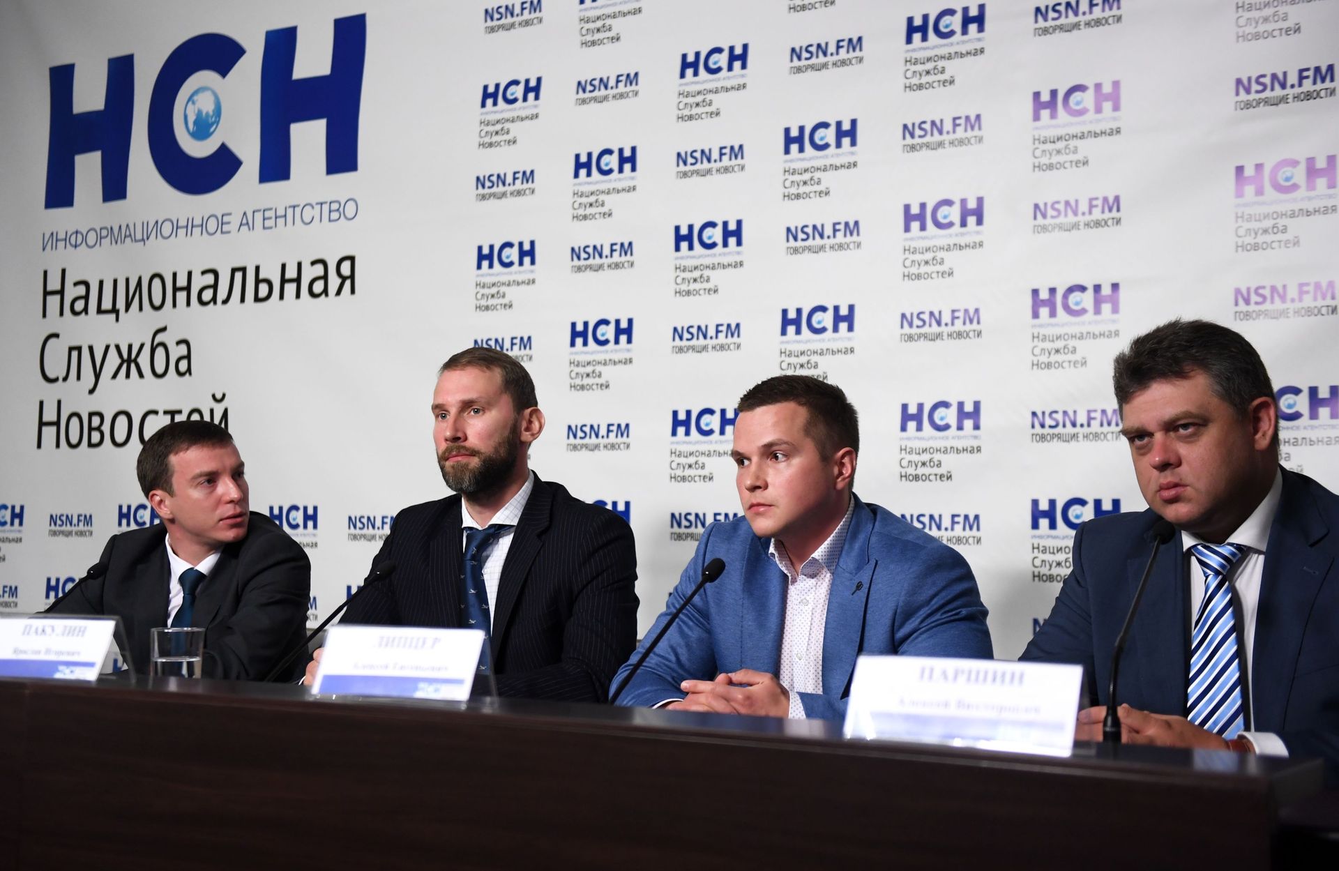 Сестер Хачатурян признали потерпевшими по делу о насилии и побоях со стороны отца Сестер Хачатурян признали потерпевшими по делу о насилии и побоях со стороны отца - Sputnik Армения, 1920, 23.03.2021