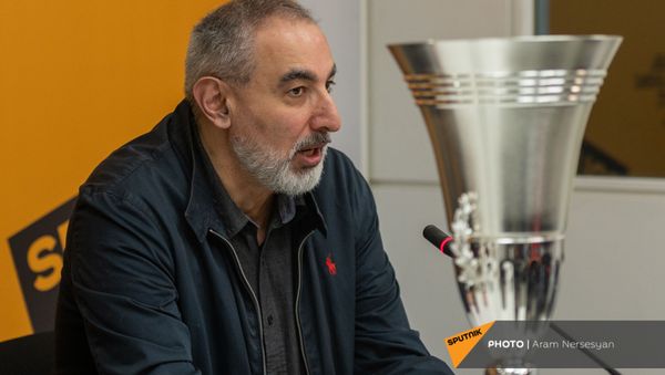 Президент баскетбольной лиги Армении Ара Погосян на пресс-конференция в преддверии Евразийской Лиги по баскетболу (24 марта 2021). Еревaн - Sputnik Армения