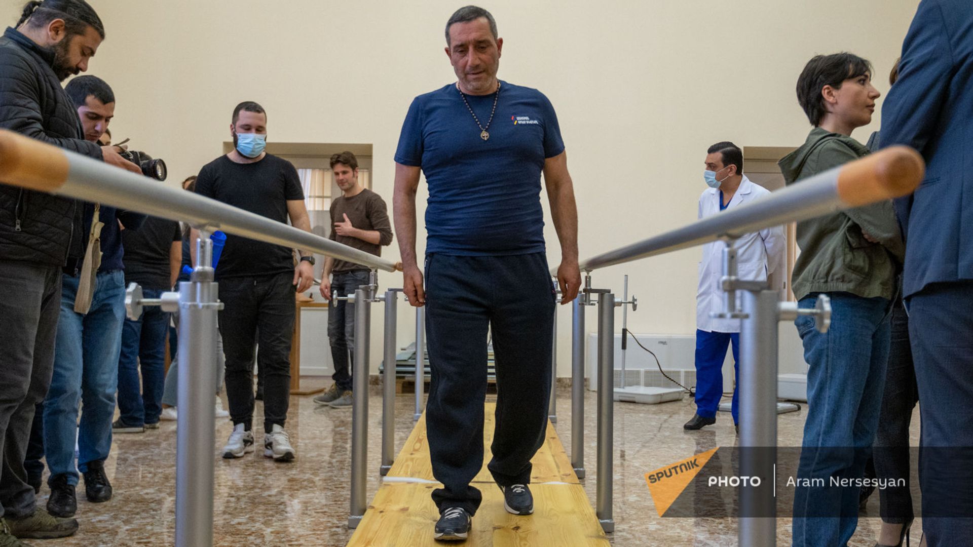 Геворк Исунц, перенесший протезирование с ампутацией нижних конечностей, в реабилитационном центре «Защитник Отечества» Геворк Исунц, перенесший протезирование с ампутацией нижних конечностей, в реабилитационном центре «Защитник Отечества» - Sputnik Армения, 1920, 18.06.2022