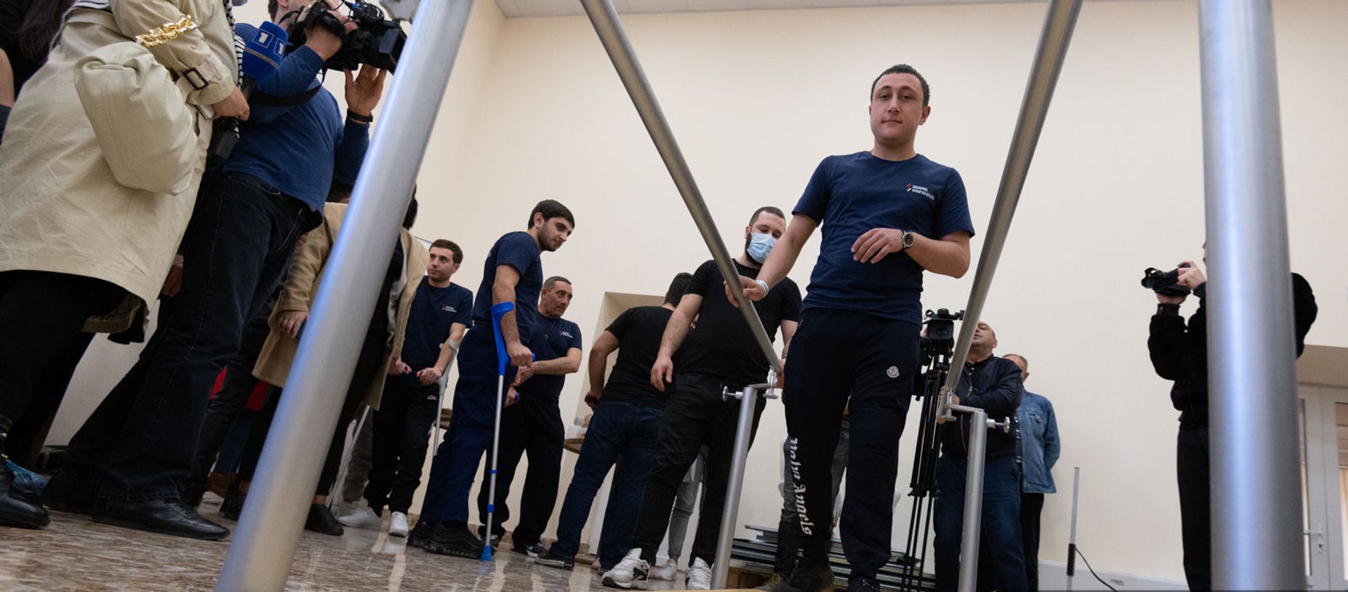Военнослужащие, перенесшие протезирование с ампутацией нижних конечностей, в реабилитационном центре «Защитник Отечества» Военнослужащие, перенесшие протезирование с ампутацией нижних конечностей, в реабилитационном центре «Защитник Отечества» - Sputnik Армения, 1920, 24.03.2021