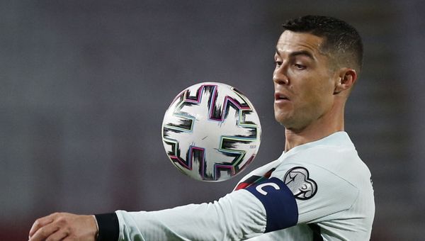 Капитан сборной Португалии Криштиану Роналду в отборочном матче чемпионата мира по футболу против сборной Сербии (27 марта 2021). Белград - Sputnik Армения