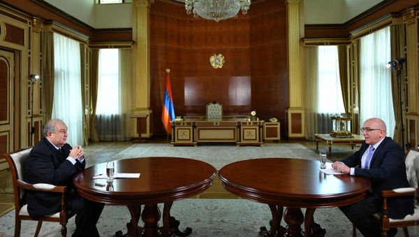Президент Армен Саркисян во время экслюзивного интервью газете «Аравот» - Sputnik Արմենիա