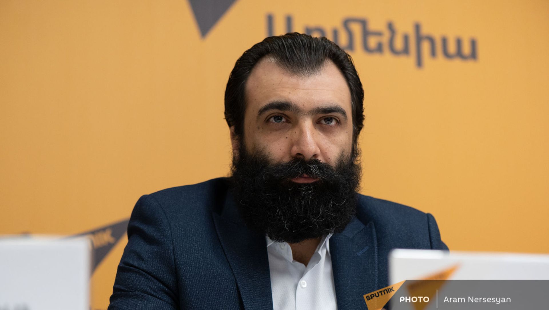 Режиссер Дживан Аветисян на пресс-конференции на тему своего нового кинопроекта Возрождение в мультимедийном пресс-центре Sputnik Армения (30 марта 2021). Еревaн Режиссер Дживан Аветисян на пресс-конференции на тему своего нового кинопроекта Возрождение в мультимедийном пресс-центре Sputnik Армения (30 марта 2021). Еревaн - Sputnik Армения, 1920, 30.03.2021