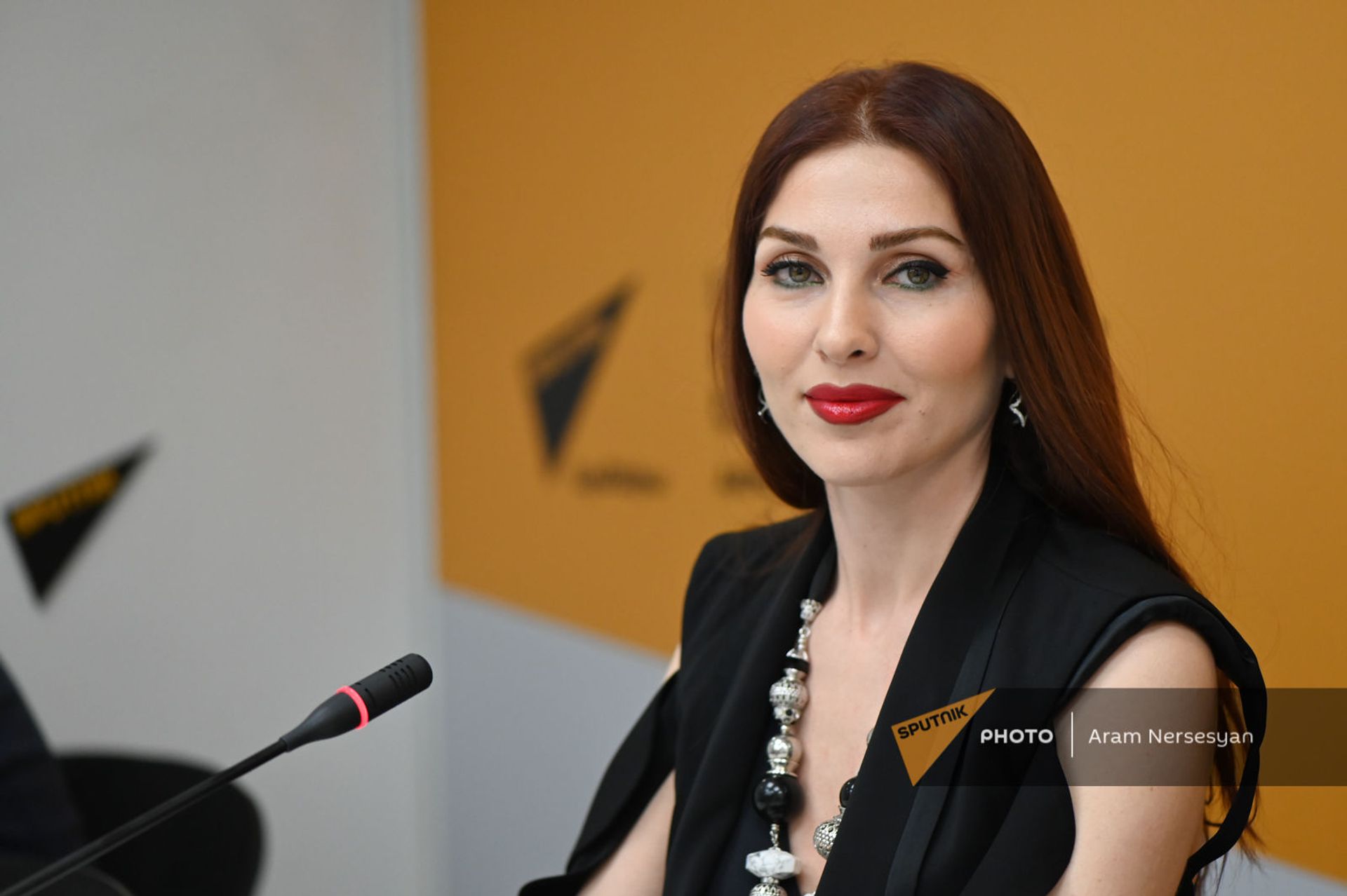 Մոնիկան «Միսս տիեզերք» մրցույթին կներկայանա Արցախի տարազով ու կարևոր հարցեր կբարձրացնի  - Sputnik Արմենիա, 1920, 30.03.2021