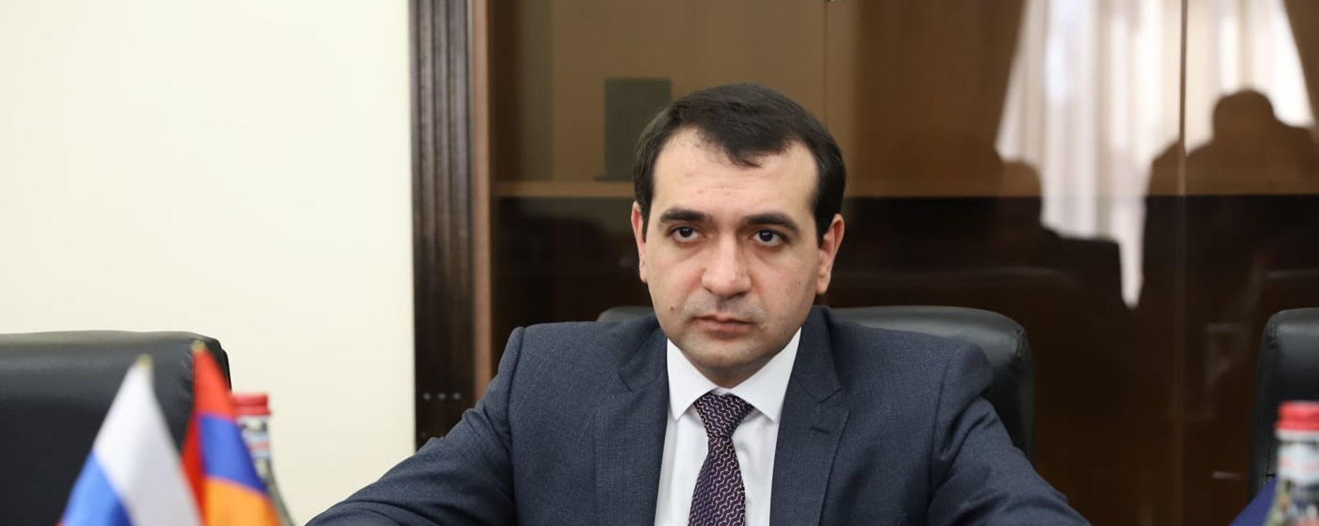 Губернатор Ширака Ованнес Арутюнян на встрече с Чрезвычайным и Полномочным послом России (31 марта 2021). Гюмри - Sputnik Армения, 1920, 27.10.2021