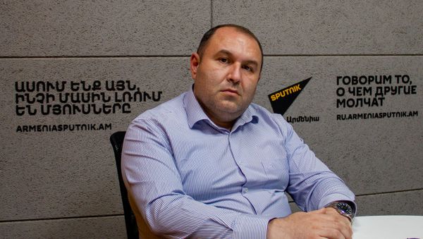 Доцент кафедры международных отношений и дипломатии ЕГУ, эксперт Григор Баласанян в гостях радио Sputnik Армения - Sputnik Արմենիա