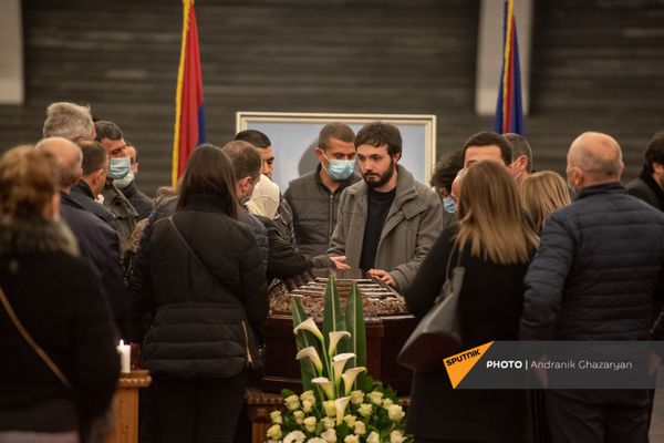 Արկադի Տեր–Թադևոսյանի հոգեհանգիստը Արկադի Տեր–Թադևոսյանի հոգեհանգիստը - Sputnik Արմենիա