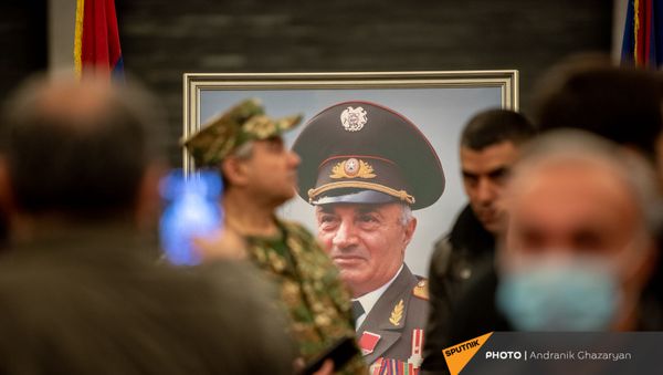 Панихида Аркадия Тер-Тадевосяна (2 апреля 2021). Еревaн - Sputnik Армения