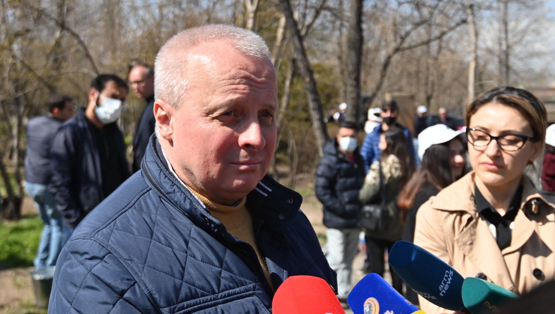 В Парке Победы (Аллея Пограничников) прошла акция Сад памяти (3 апреля 2021). Еревaн В Парке Победы (Аллея Пограничников) прошла акция Сад памяти (3 апреля 2021). Еревaн - Sputnik Արմենիա, 1920, 03.04.2021
