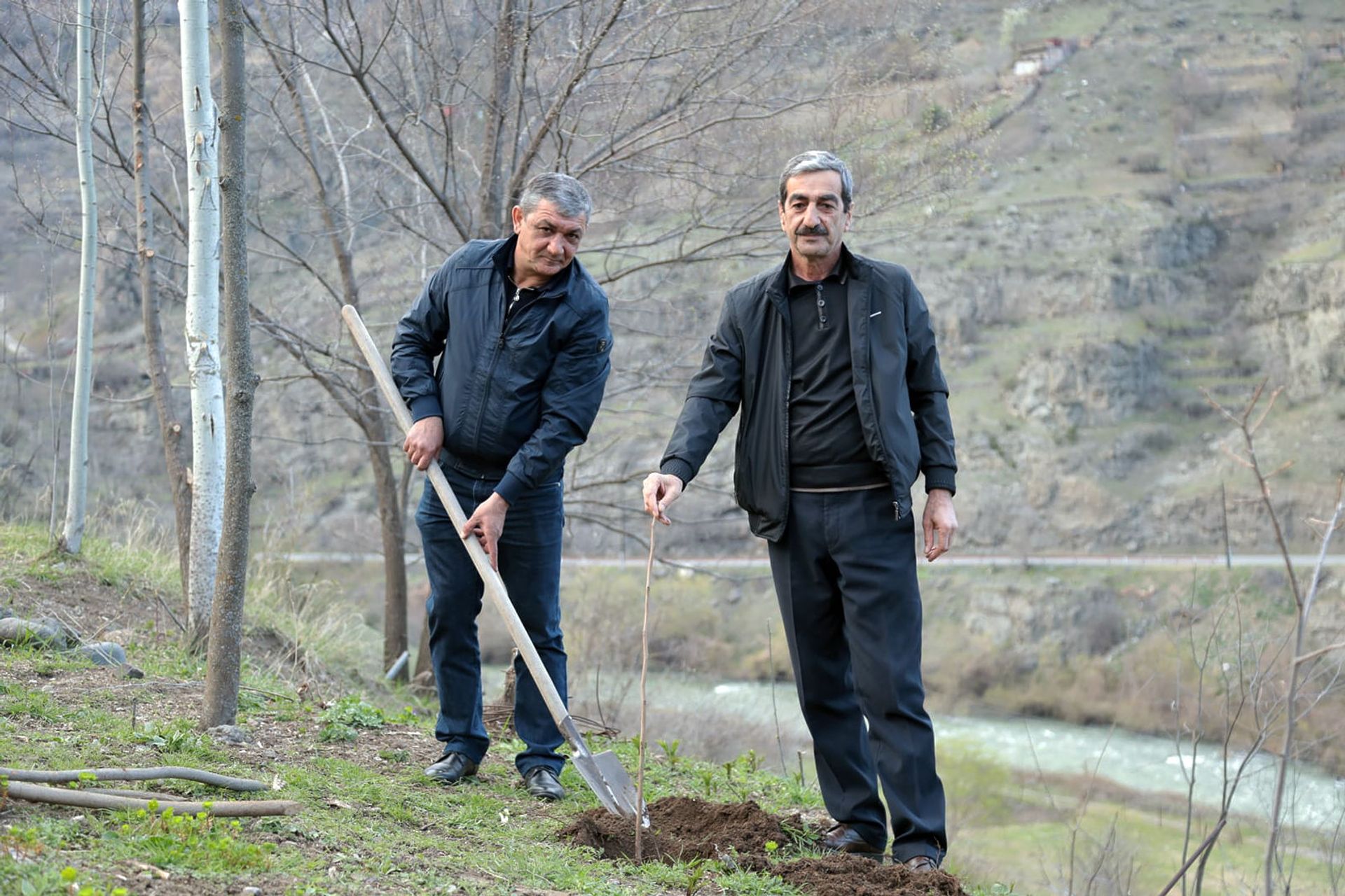 «Մենք մեր հողի տերն ենք». Որոտանում սահմանի երկայնքով ծառատունկ է իրականացվել - Sputnik Արմենիա, 1920, 03.04.2021