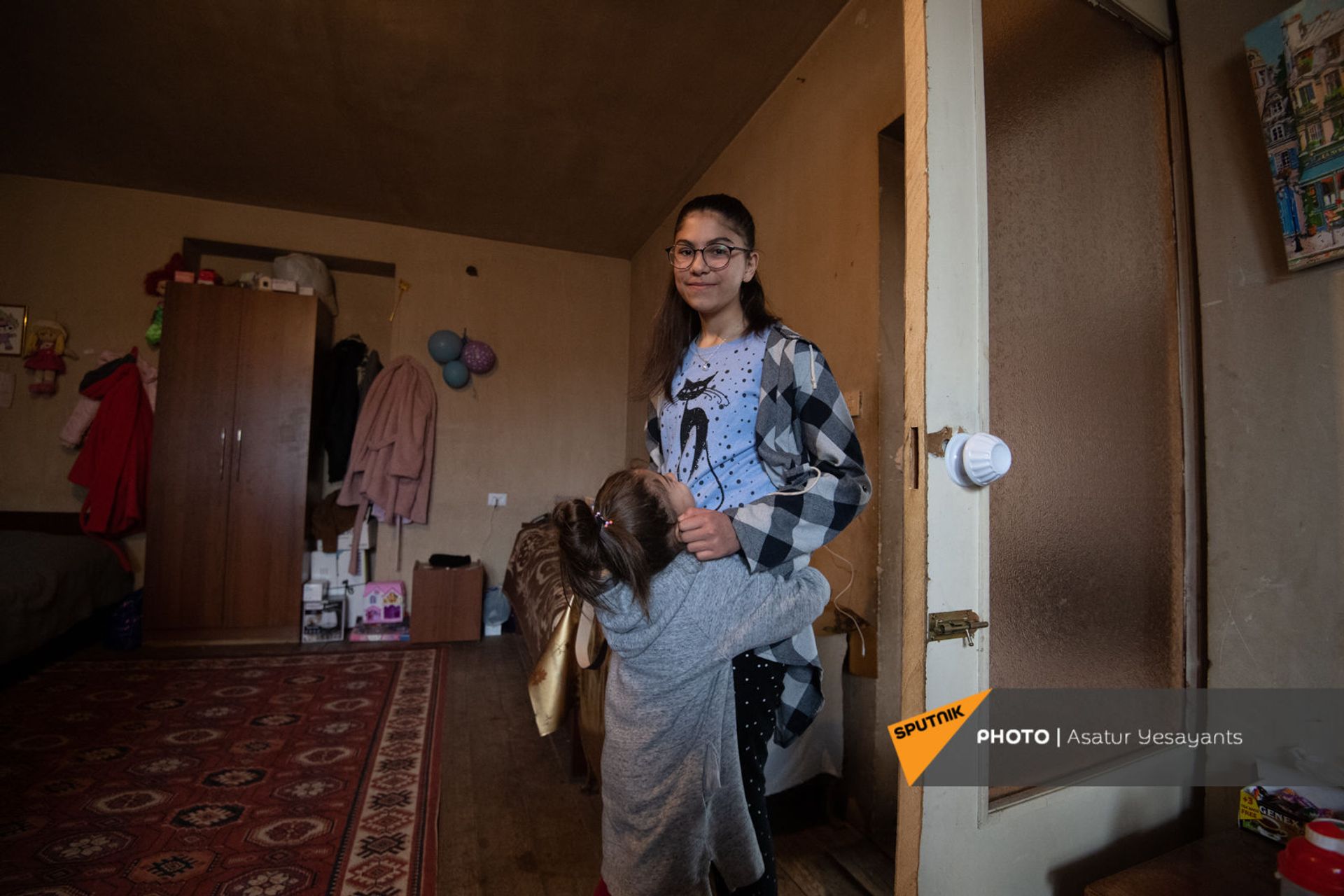Когда в семье рождается не один герой: молодая вдова и трое сирот ищут свой дом в Карабахе - Sputnik Армения, 1920, 03.04.2021