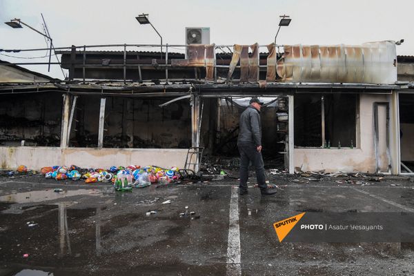 «Սուրմալու» առևտրի տունը` հրդեհից հետո - Sputnik Արմենիա