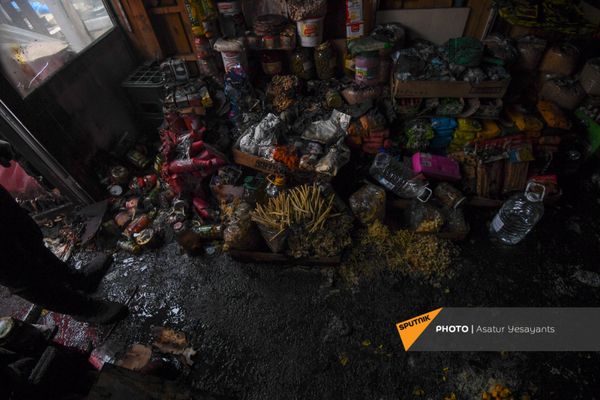 «Սուրմալու» առևտրի տունը` հրդեհից հետո - Sputnik Արմենիա