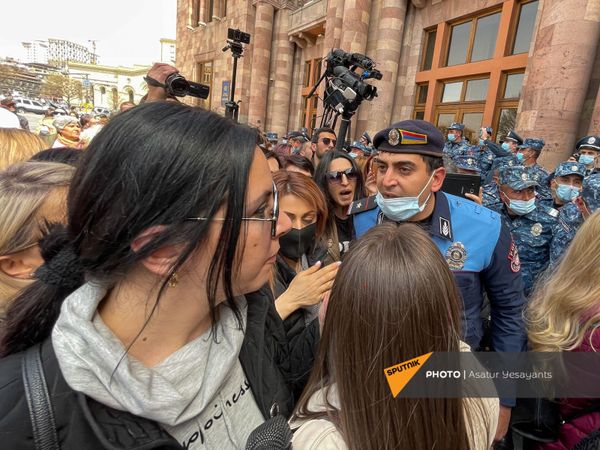 Акция протеста женщин-участниц движения ВЕТО, требующих отставки премьер-министра Пашиняна (7 апреля 2021). Еревaн Акция протеста женщин-участниц движения ВЕТО, требующих отставки премьер-министра Пашиняна (7 апреля 2021). Еревaн - Sputnik Армения