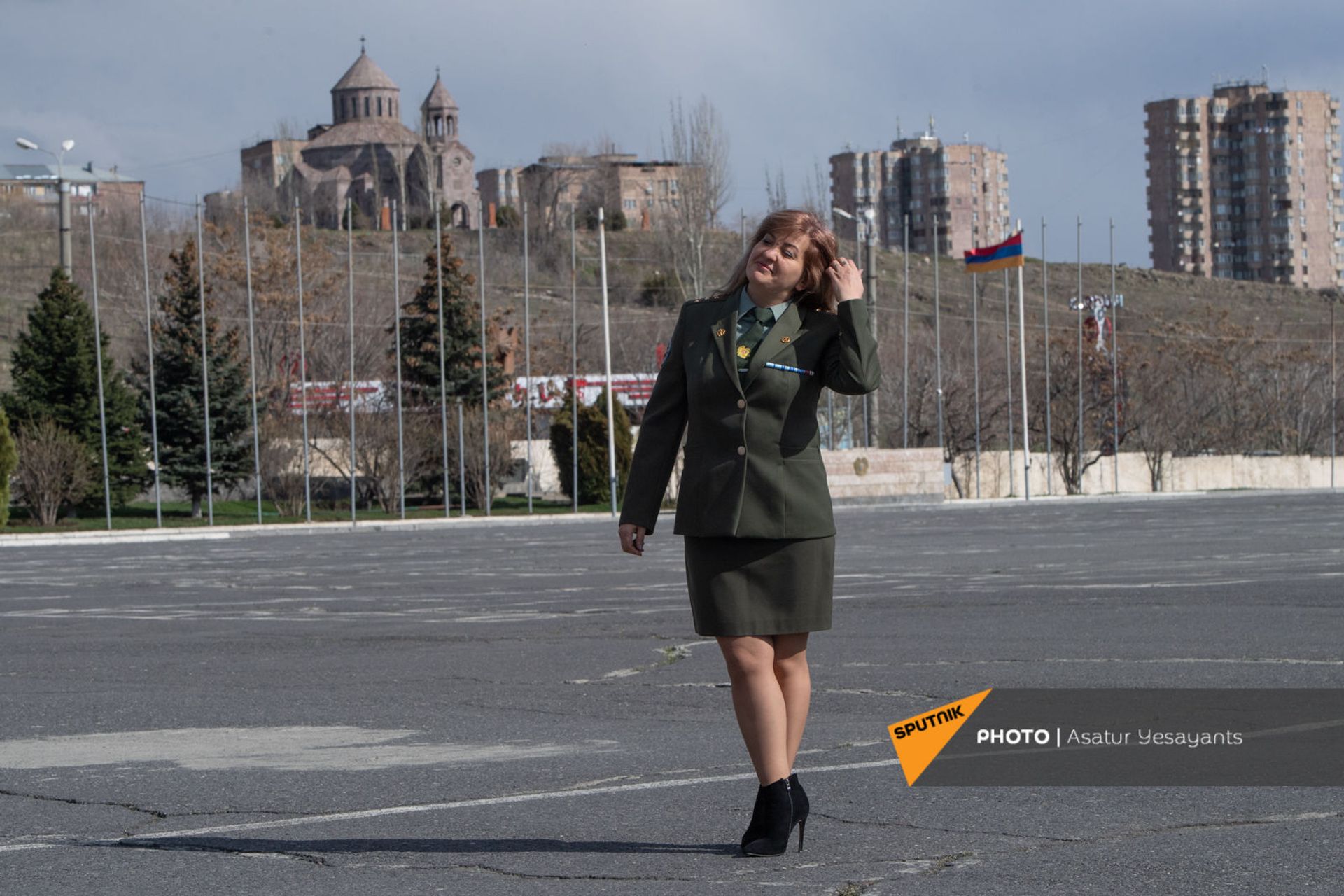 Ռազմական բուհի կանացի դեմքը. նրանց կողքին տղամարդիկ ավելի կարգապահ են դառնում Ռազմական բուհի կանացի դեմքը. նրանց կողքին տղամարդիկ ավելի կարգապահ են դառնում - Sputnik Արմենիա, 1920, 09.04.2021