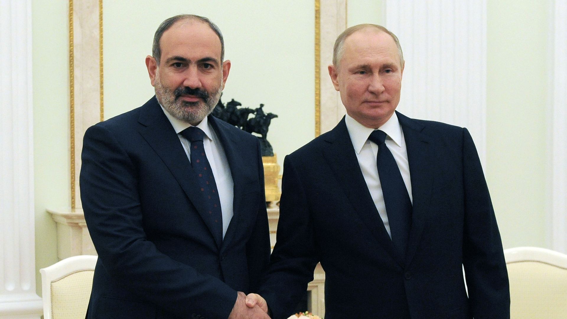 Премьер-министр Армении Никол Пашинян на встрече с президентом России Владимиром Путиным (7 апреля 2021). Москва Премьер-министр Армении Никол Пашинян на встрече с президентом России Владимиром Путиным (7 апреля 2021). Москва - Sputnik Армения, 1920, 11.04.2021