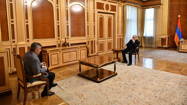 Президент Армен Саркисян принял президента Союза армян России Ара Абраамяна (7 апреля 2021). Еревaн - Sputnik Армения