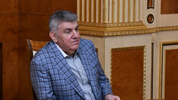 Президент Армен Саркисян принял президента Союза армян России Ара Абраамяна (7 апреля 2021). Еревaн - Sputnik Արմենիա