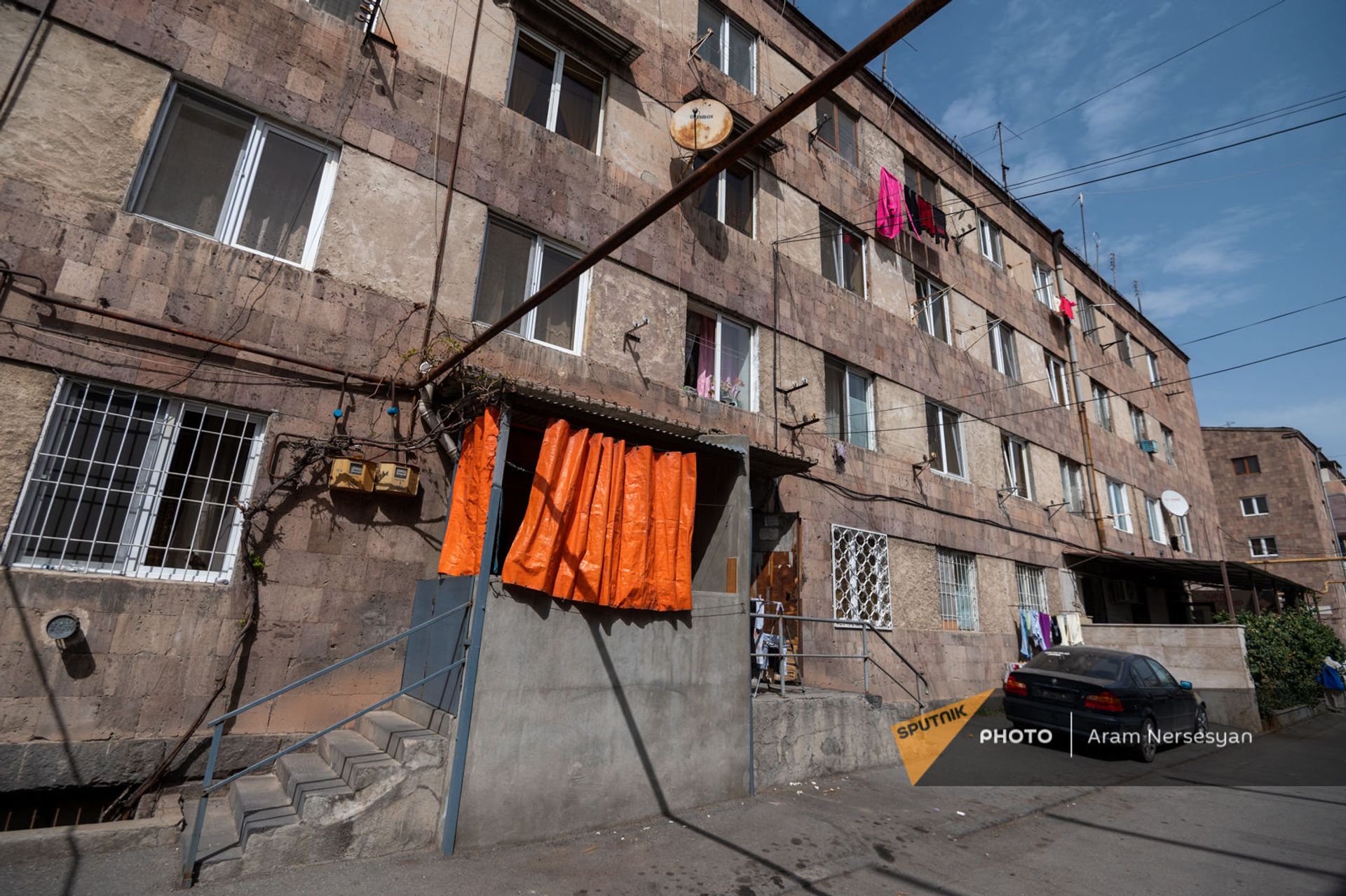«Թող մի տեղ տանեն` ես էլ պրծնեմ, հարևաններս էլ». որդու մահից հետո կինը դրսում է քնել «Թող մի տեղ տանեն` ես էլ պրծնեմ, հարևաններս էլ». որդու մահից հետո կինը դրսում է քնել - Sputnik Արմենիա, 1920, 08.04.2021