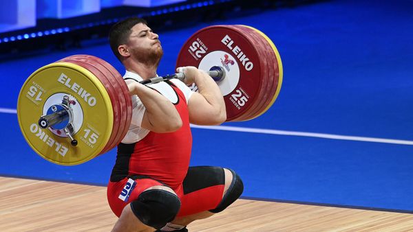 Тяжелоатлет Андраник Карапетян выступает на чемпионате Европы по тяжелой атлетике в весовой категории до 89 кг среди мужчин (8 апреля 2021). Москвa - Sputnik Армения