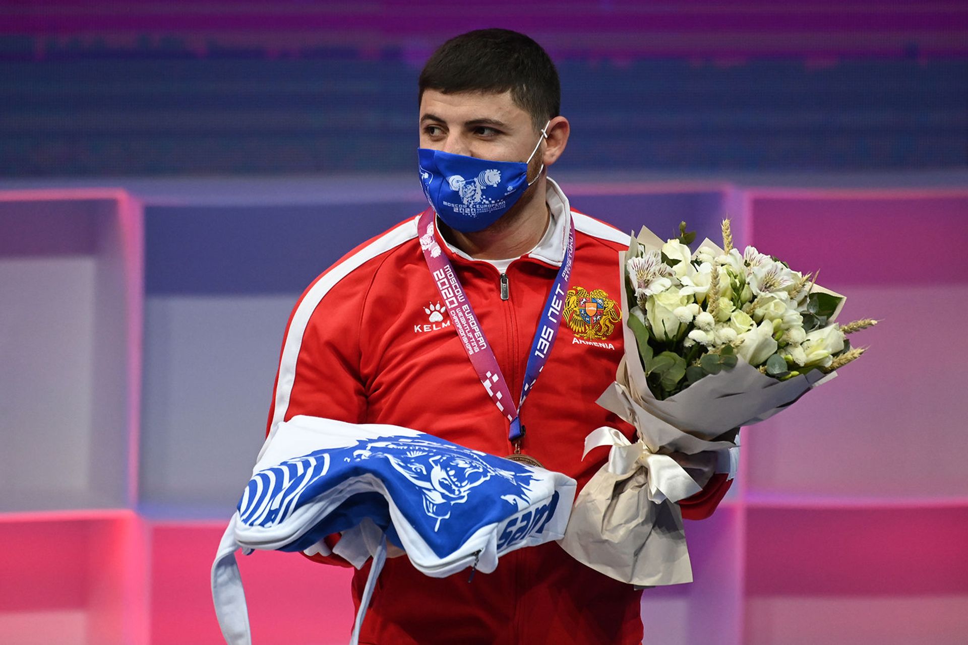 Карен Авакян завоевал золото ЧЕ по тяжелой атлетике, у Андраника Карапетяна – бронза - Sputnik Армения, 1920, 08.04.2021
