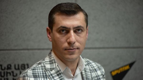 Главный синоптик Гагик Суренян в гостях радио Sputnik Армения - Sputnik Армения