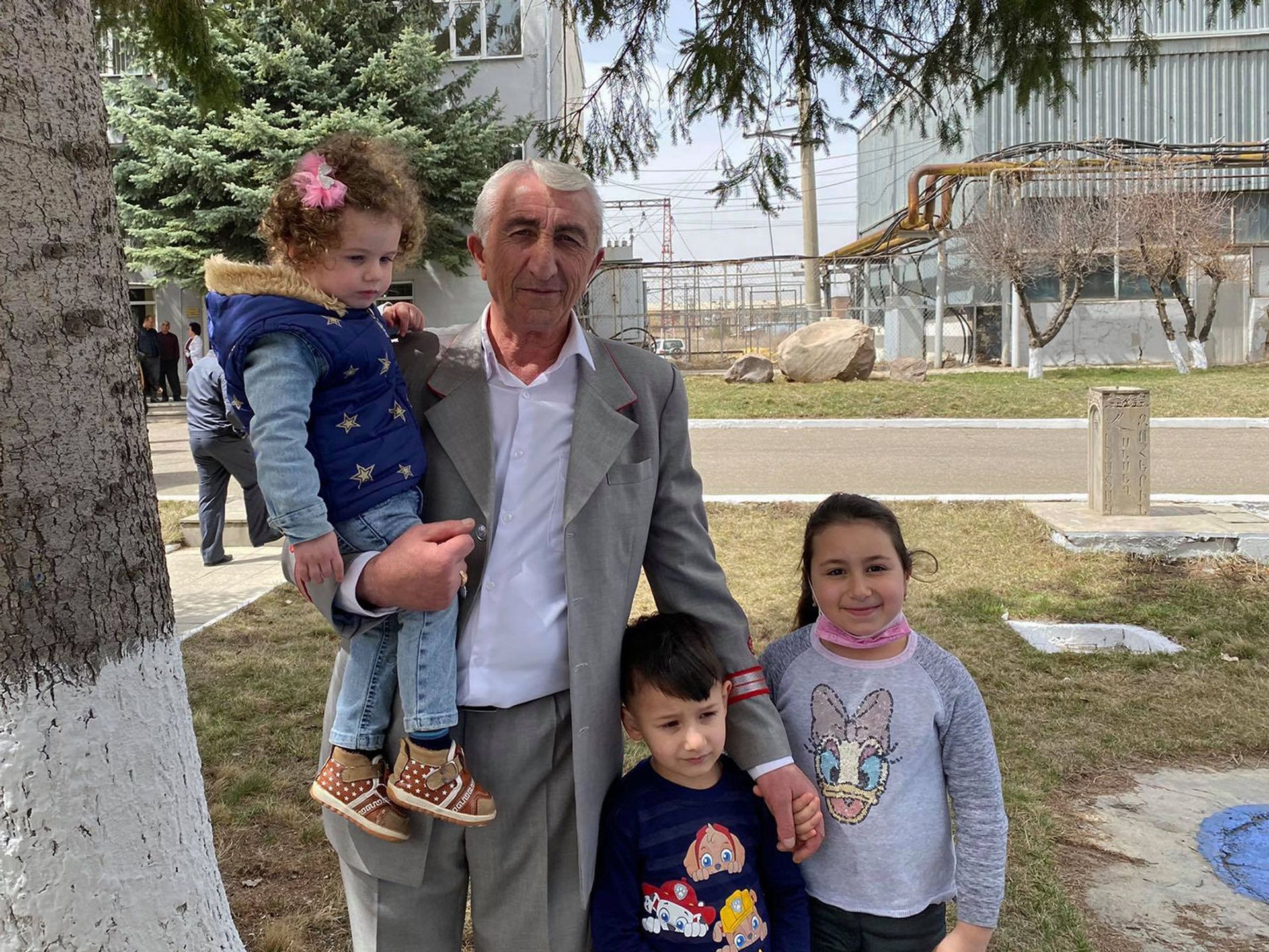Երևանում դաժանաբար սպանված Համբարձում Ղանդիլյանի անունով էլեկտրաքարշ գործարկվեց  - Sputnik Արմենիա, 1920, 09.04.2021