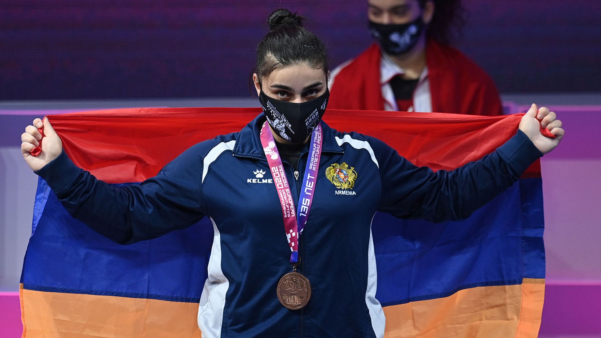 Тяжелоатлет Лиана Гюрджян, завоевавшая бронзовую медаль по сумме двоеборья в соревнованиях среди женщин в весовой категории до 81 кг на чемпионате Европы по тяжелой атлетике, на церемонии награждения (9 апреля 2021). Москвa Тяжелоатлет Лиана Гюрджян, завоевавшая бронзовую медаль по сумме двоеборья в соревнованиях среди женщин в весовой категории до 81 кг на чемпионате Европы по тяжелой атлетике, на церемонии награждения (9 апреля 2021). Москвa - Sputnik Армения, 1920, 09.04.2021