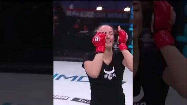 Диана Авсарагова выиграла свой дебютный поединок в Bellator за 29 секунд - Sputnik Армения