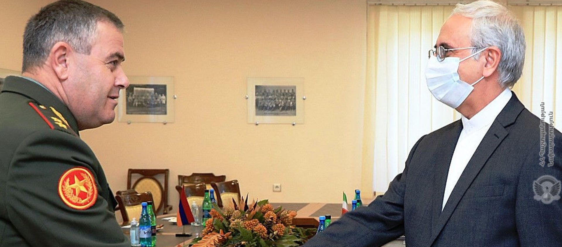 Глава Генштаба ВС генерал-лейтенант Артак Давтян принял Чрезвычайного и Полномочного Посла Исламской Республики Иран в Республике Армения Аббаса Бадахшана Зохури (12 апреля 2021). Еревaн - Sputnik Армения, 1920, 12.04.2021