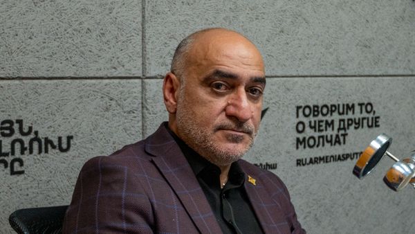 Советник генерал-полковника Оника Гаспаряна, эксперт по вопросам международной безопасности Владимир Погосян в гостях радио Sputnik Армения  - Sputnik Արմենիա