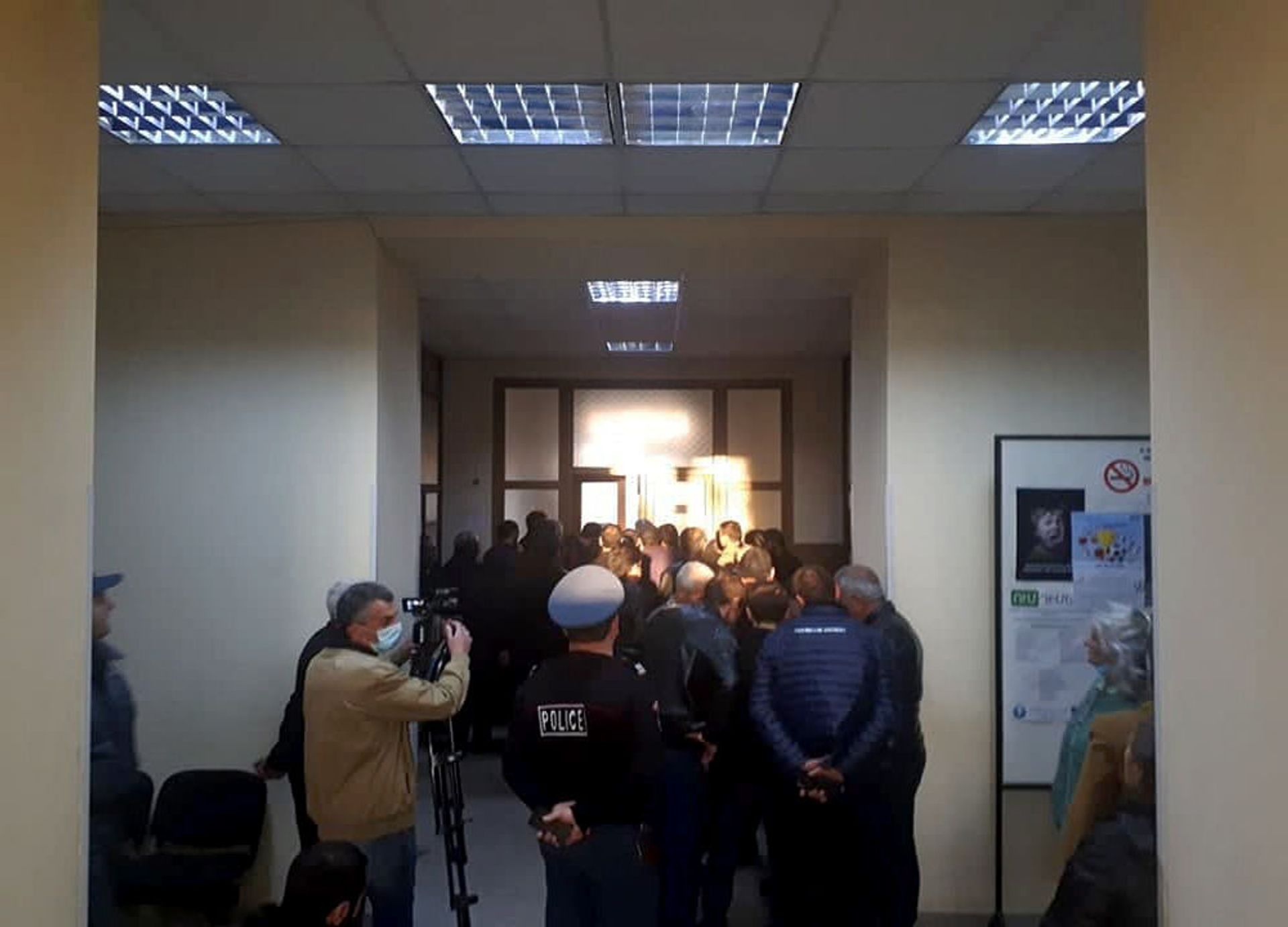 Գյումրիում նյարդերը տեղի են տալիս. բախումներ գերիների հարազատների և ոստիկանների միջև  - Sputnik Արմենիա, 1920, 13.04.2021