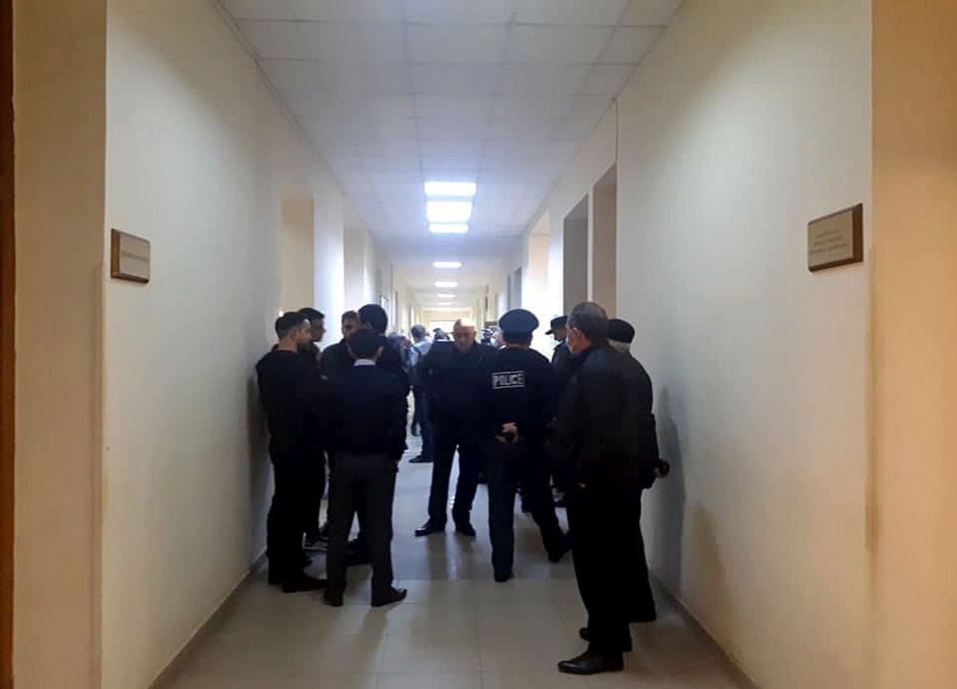 Գյումրիում նյարդերը տեղի են տալիս. բախումներ գերիների հարազատների և ոստիկանների միջև  - Sputnik Արմենիա, 1920, 13.04.2021