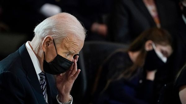 Президент Джо Байден во время поминальной службы по покойному офицеру полиции Капитолия США Уильяму Билли Эвансу (13 апреля 2021). Вашингтон - Sputnik Армения