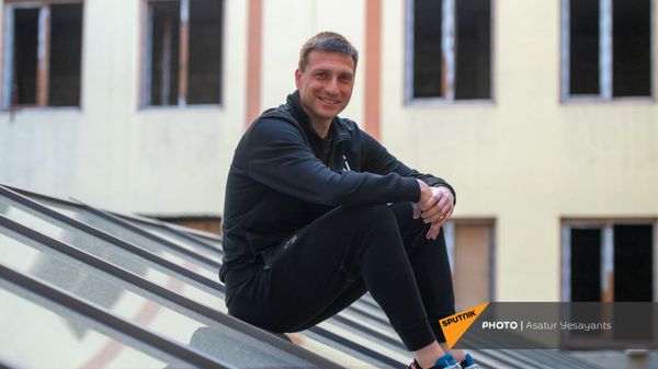 Вратарь сборной Армении и ФК Алашкерт Давид Юрченко в гостях агентства Sputnik Армения - Sputnik Армения