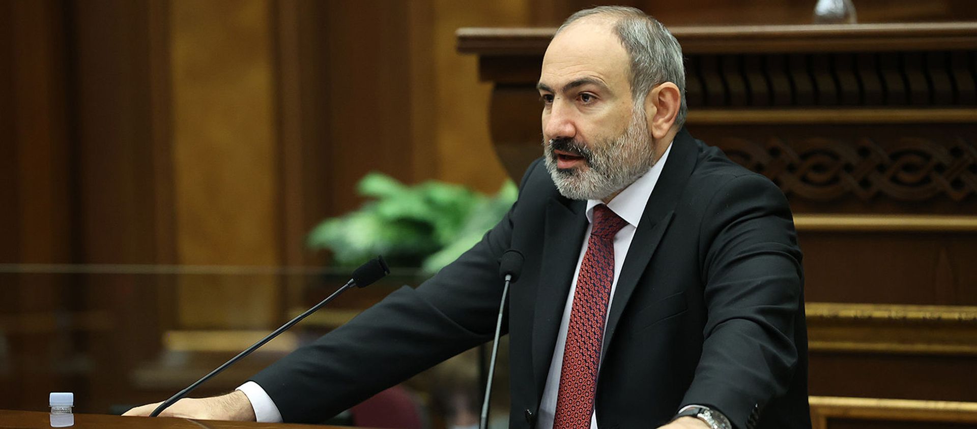 Премьер-министр Никол Пашинян выступает в Парламенте с докладом о результатах проделанных работ 2020 (14 апреля 2021). Еревaн - Sputnik Արմենիա, 1920, 14.04.2021