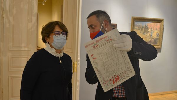 Супруга президента Нунэ Саркисян посетила музей искусств Art Palace (16 апреля 2021). Тбилиси - Sputnik Армения