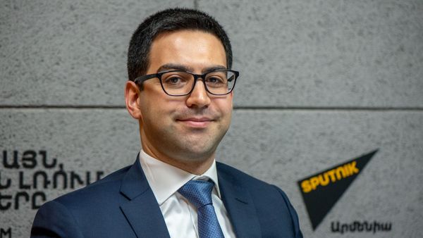 Ռուստամ Բադասյան - Sputnik Արմենիա
