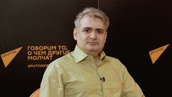 Доцент Департамента массовых коммуникаций и медиабизнеса Финансового университета при Правительстве РФ Геворг Мирзаян - Sputnik Արմենիա