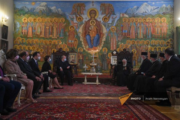 В рамках официального визита президента Армении в Грузию, Армен Саркисян встретился с Патриархом всея Грузии Илиьей II (16 апреля 2021 год), Тбилиси - Sputnik Армения